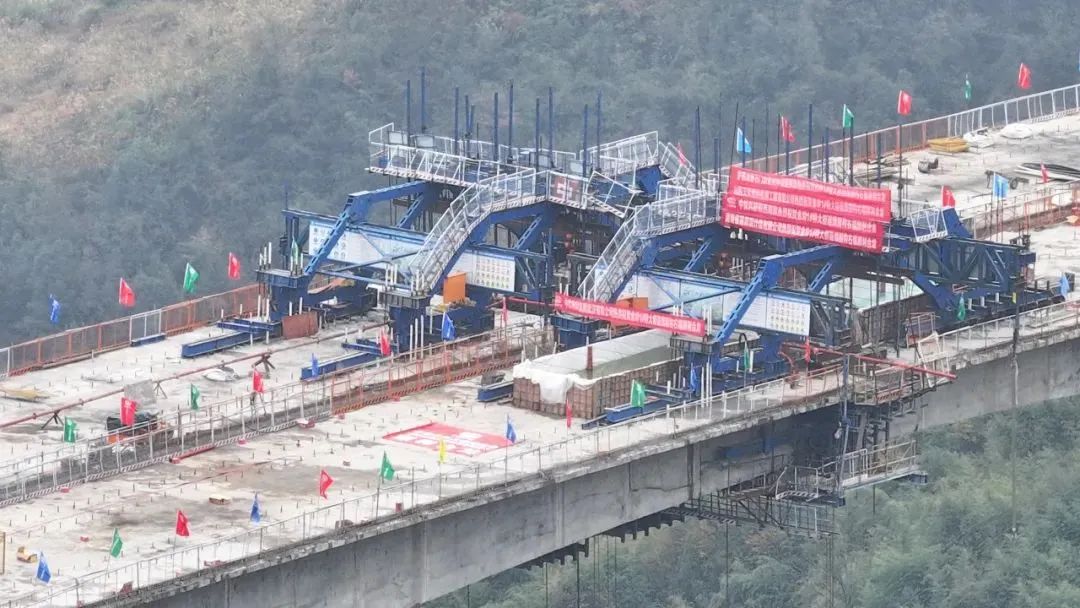 爐紅山-慈利高速公路項(xiàng)目